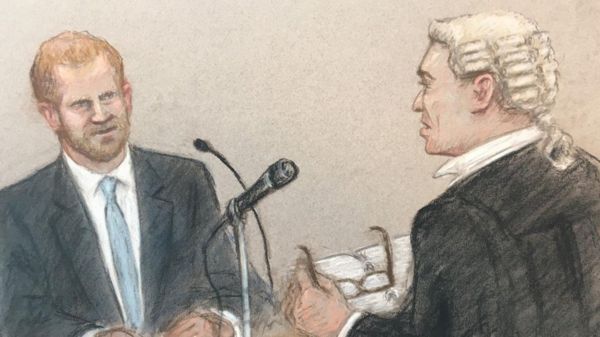 "Бульдозер с хорошими манерами". Принц Гарри в суде против прессы с трудом выстоял против адвоката защиты