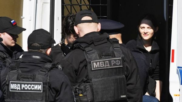 День рождения Навального: десятки задержанных в России, акции во многих странах мира