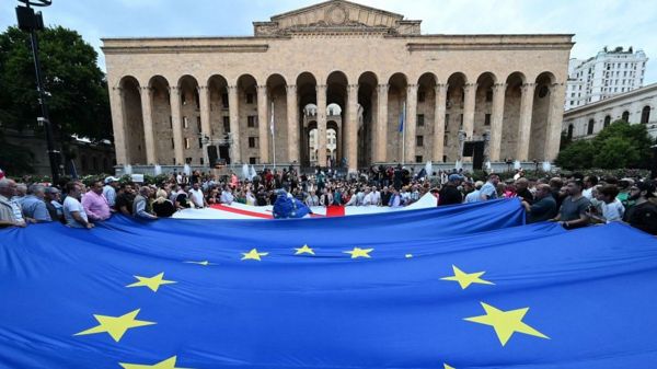 Грузия: гендиректор оппозиционного телеканала Ника Гварамия вышел на свободу