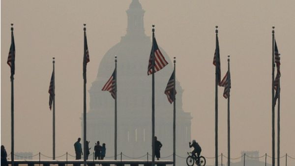 В Канаде полыхают необычно сильные лесные пожары, задымлены даже Нью-Йорк и Вашингтон