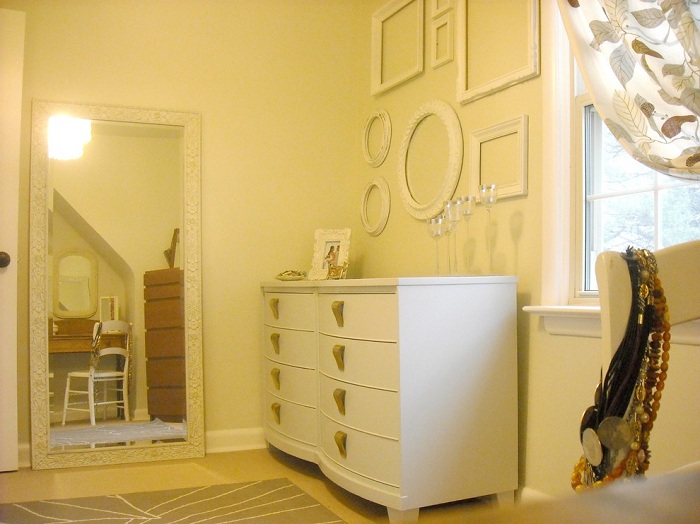 Идеи оформления стен рамками, которые преобразят интерьер