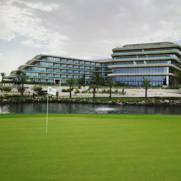 Недружелюбный персонал, сказочный пляж и обман с распродажами: отзыв о Дубае