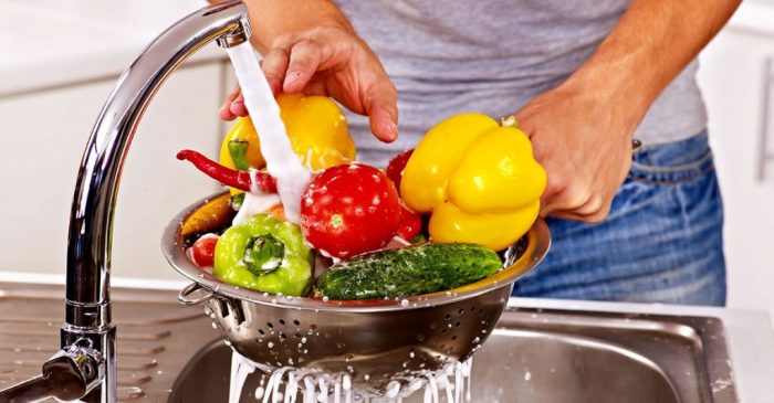 Неординарные способы использования вина, которые пригодятся в быту