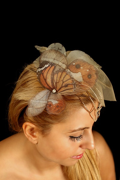 Потрясающие украшения из бабочек. Это нечто!