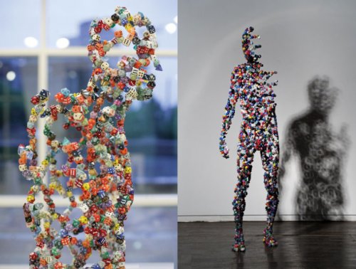 Произведения искусства, созданные из игральных костей