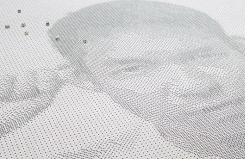 Произведения искусства, созданные из игральных костей