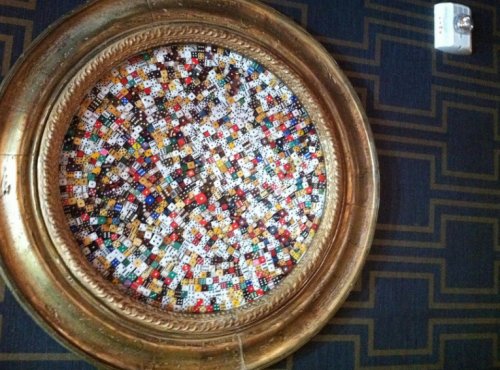 Произведения искусства, созданные из игральных костей