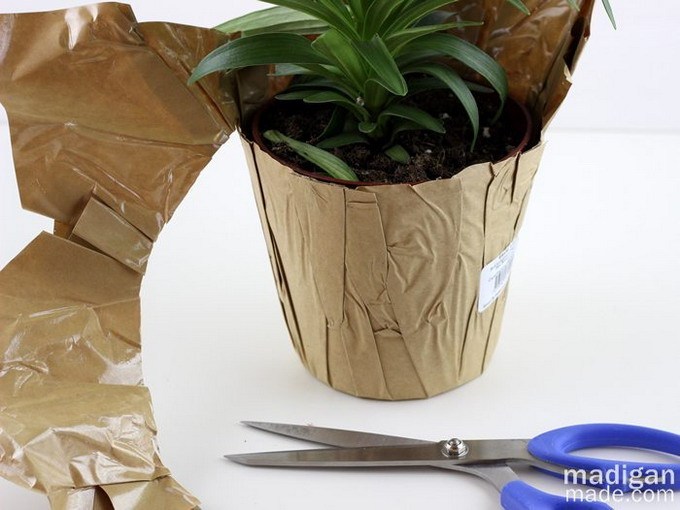 Украшаем скучные цветочные горшки: из джута, шпагата и веревки