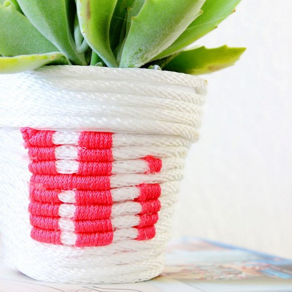 Украшаем скучные цветочные горшки: из джута, шпагата и веревки