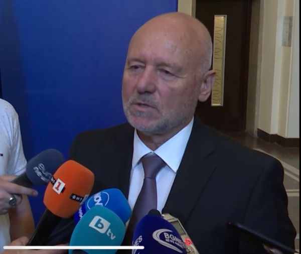 Зеленский приехал в Болгарию. Что он привезет оттуда для ВСУ?