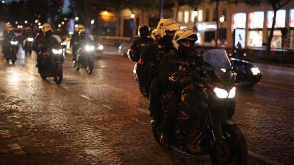 «Мирные методы не работают»: что говорят жители гетто во Франции после беспорядков