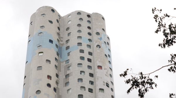 «Мирные методы не работают»: что говорят жители гетто во Франции после беспорядков