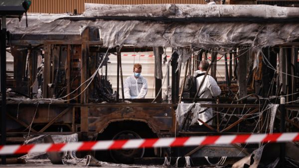 «Мирные методы не работают»: что говорят жители гетто во Франции после беспорядков