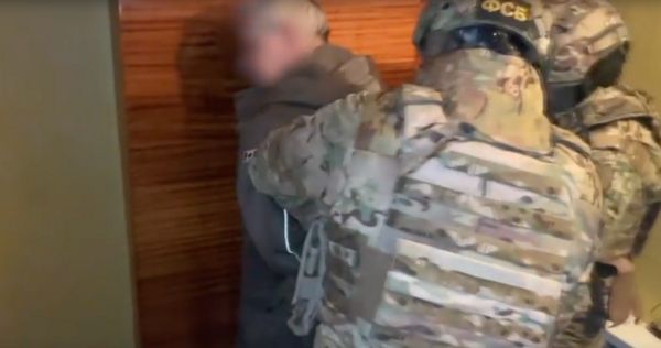 «Послужить родине интеллектуально». Как гражданского пилота в России судят по делу о госизмене из-за звонков украинцам