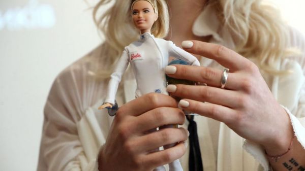 Украинка Ольга Харлан, которая отказалась пожать руку сопернице из России, получила путевку на Олимпиаду. Что известно о скандале с фехтовальщицей