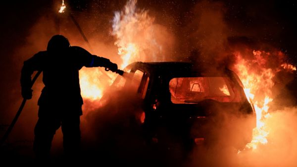 «Мирные методы не работают»: что говорят жители гетто во Франции после беспорядков