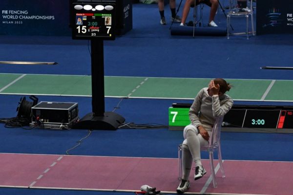 Украинка Ольга Харлан, которая отказалась пожать руку сопернице из России, получила путевку на Олимпиаду. Что известно о скандале с фехтовальщицей