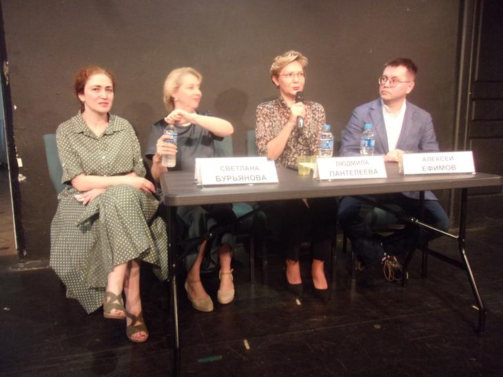 МЕЦЕНАТЫ ПОДЕЛИЛИСЬ ОПЫТОМ В ТЕАТРЕ