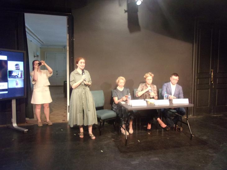 МЕЦЕНАТЫ ПОДЕЛИЛИСЬ ОПЫТОМ В ТЕАТРЕ