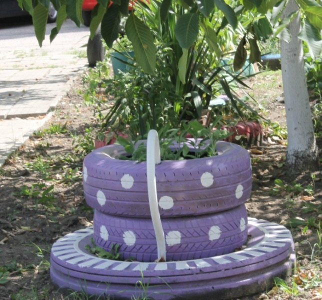 Поделки из шин для сада и огорода своими руками