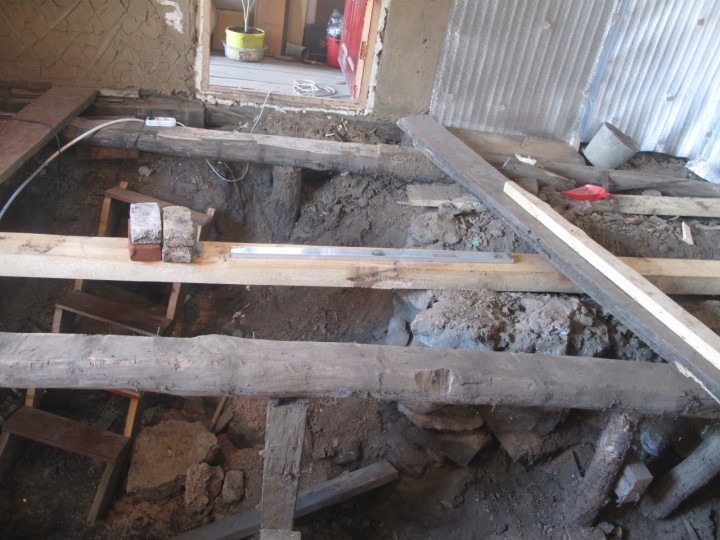 Ремонт старого домика в деревне.Продолжение..часть 2. МК.