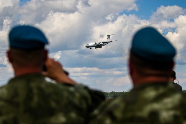 Массированный налет беспилотников. Как украинские дроны могли долететь до Пскова?