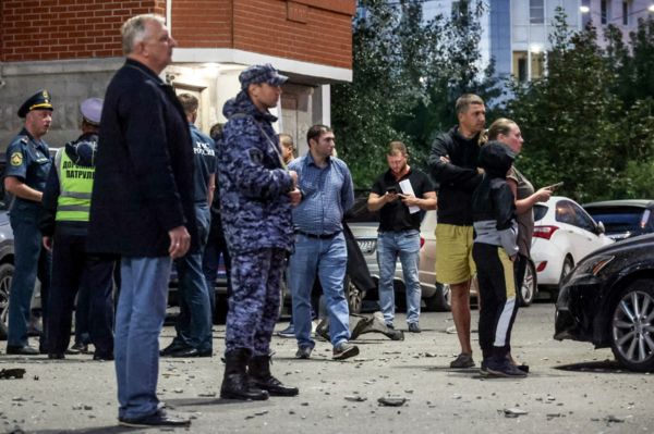 Новая атака дронов под Москвой: обломки упали во дворе многоэтажного дома