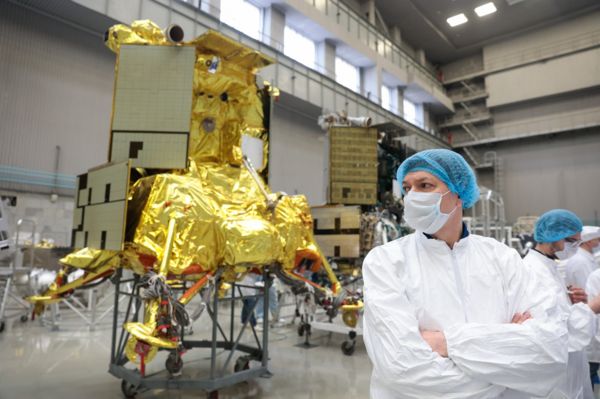 «Если она сядет — значит, здорово повезло». Россия готовилась посадить на Луну аппарат, но возникла нештатная ситуация