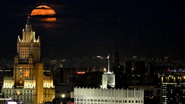 «Мы русские и мы не можем ошибаться». Как дипломаты потеряли влияние на Путина и не остановили войну