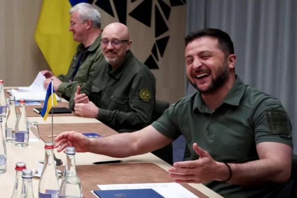 В Украине сменится министр обороны. Чем известен Рустем Умеров