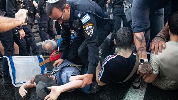 «Мы заснули за рулем». Как судебная реформа Нетаньяху стала угрозой для Израиля и есть ли выход