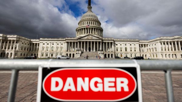 В США утвердили временный бюджет, не включающий помощь Киеву. Как так вышло?