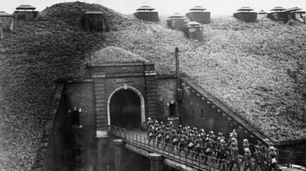 Линия Суровикина: как ее прорвать ВСУ и как преодолевали линии Маннергейма, Мажино и Зигфрида