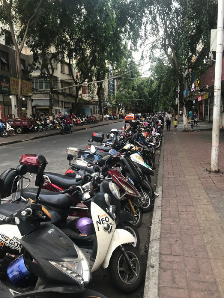 «AliExpress, но только вживую!»: отзыв о Хайнане