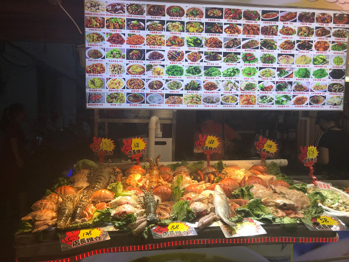 «AliExpress, но только вживую!»: отзыв о Хайнане