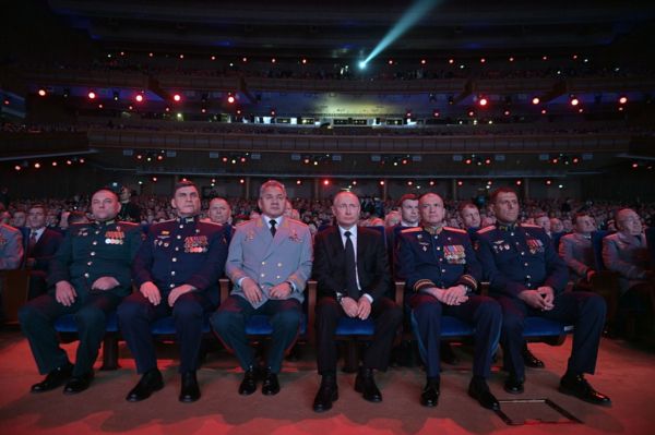 На войну в Украине Москва надеется завербовать бригаду сербов. Пока получается плохо