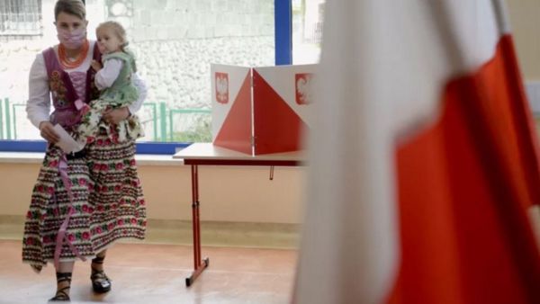 Кампания с двумя известными: Польша готовится к самым важным выборам с 1989 года