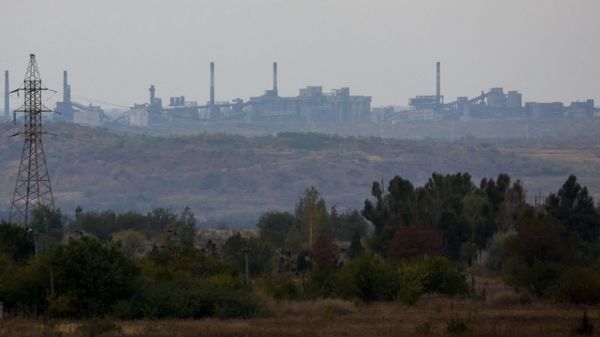 Российская армия ведет массированный штурм Авдеевки. Что там происходит и почему это важно