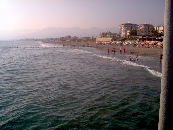 Потерянные сумки, «съедающие глазами» турки и половая инфекция: разгромный отзыв об Аланье