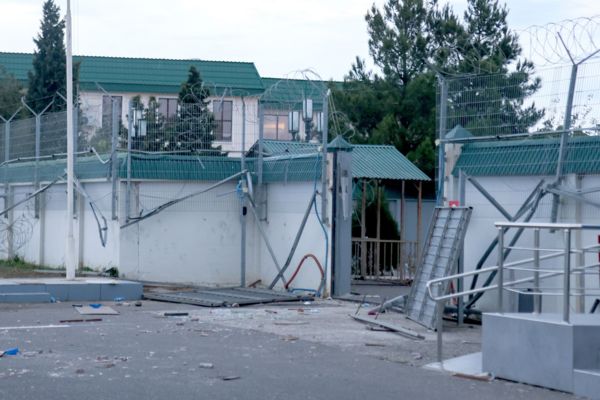 Почему произошел еврейский погром в Махачкале? Отвечают эксперты и местные жители