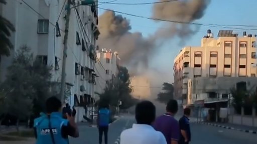 «У нас приказ бомбить. У вас есть два часа». Как стоматолог из Газы спас сотни соседей после предупреждения Израиля