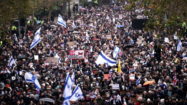 В Лондоне прошла многотысячная демонстрация против антисемитизма