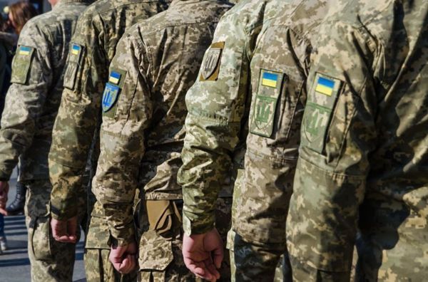Бывший главком ВСУ Виктор Муженко: Украина должна перейти к стратегической обороне