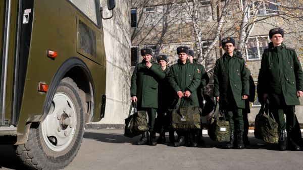 «Призыв одним днем». Как военкоматы в Москве проводят облавы на срочников