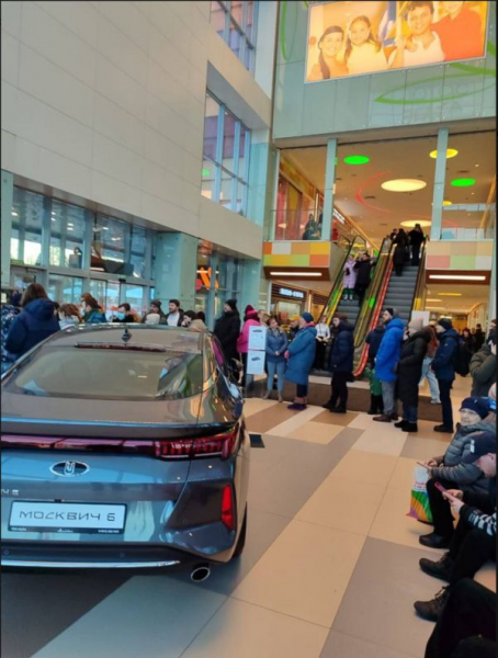 «Безопасное политическое действие». Почему стоят очереди подписаться за выдвижение Надеждина в президенты