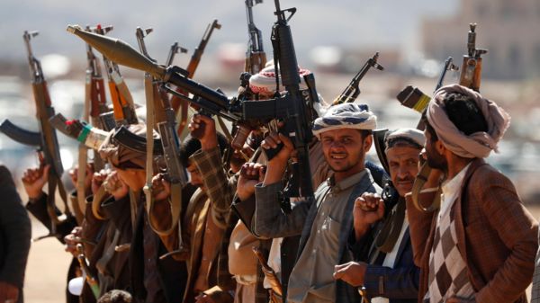 Морской путь из Азии в Европу закрыт. Сколько стоит блокада Красного моря, и что с ней делать?