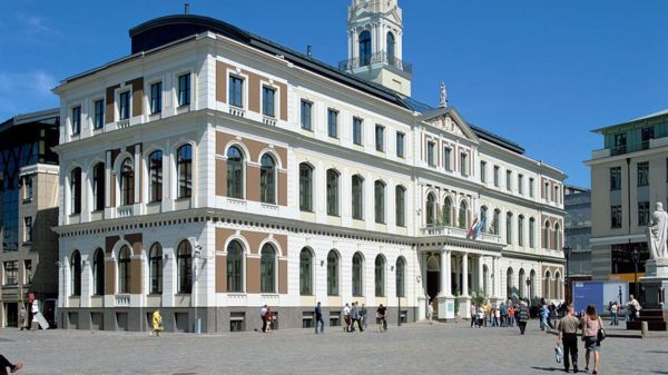 Граждан России не будут выдворять из Латвии за незнание латышского