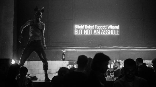 «Они приехали искать секс»: что стоит за рейдами силовиков на эротические вечеринки в России