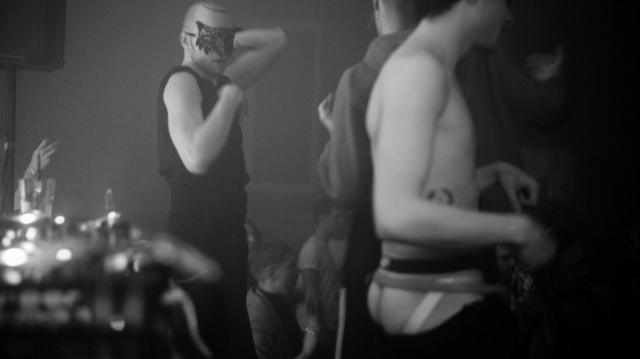 «Они приехали искать секс»: что стоит за рейдами силовиков на эротические вечеринки в России