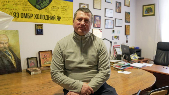 «Жизнь в поселке превратилась в ад». Как жители покидают Сумскую область, находящуюся под обстрелами